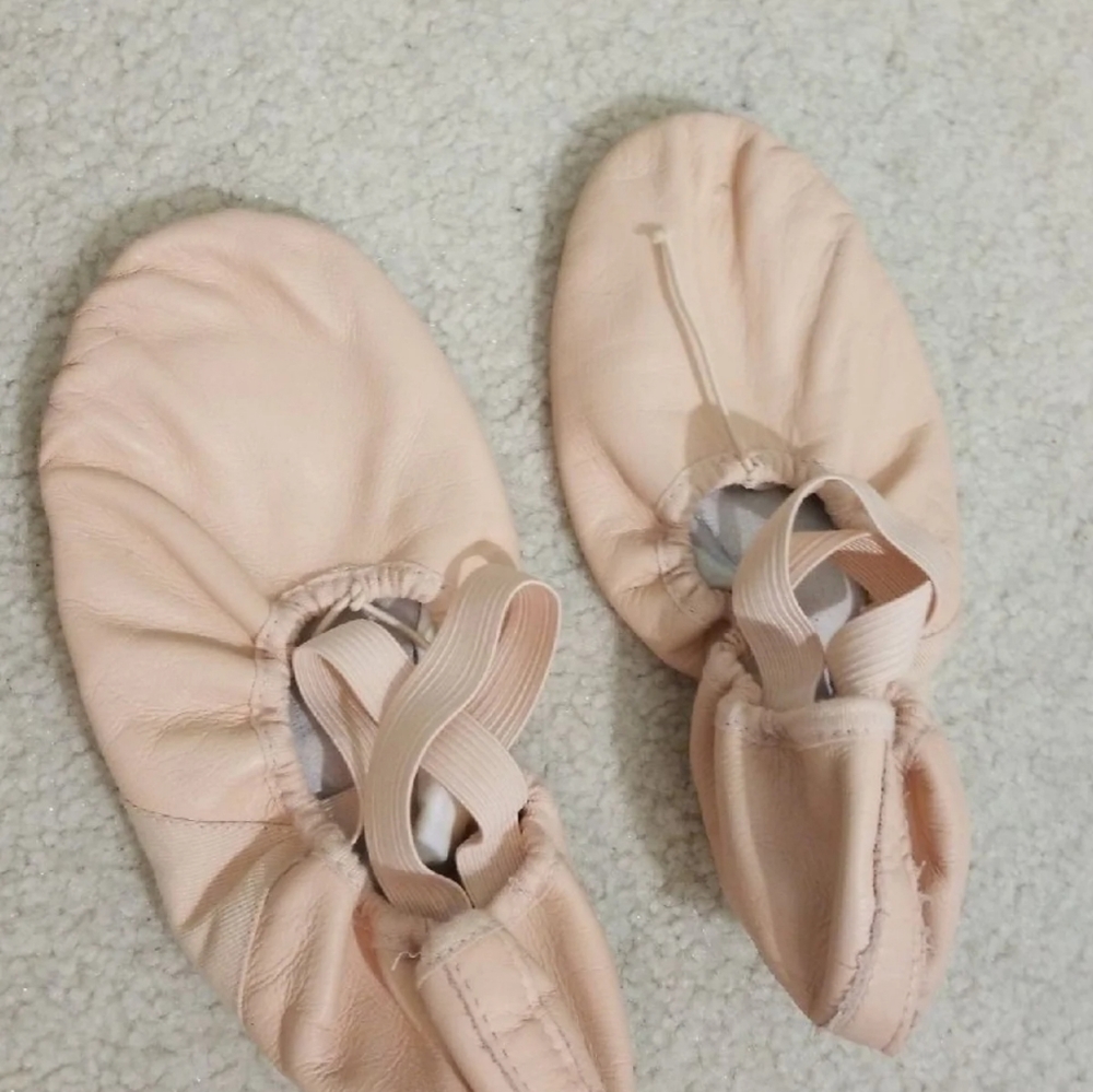 Bloch Leather Ballet Shoes - Picture 1 of 2
